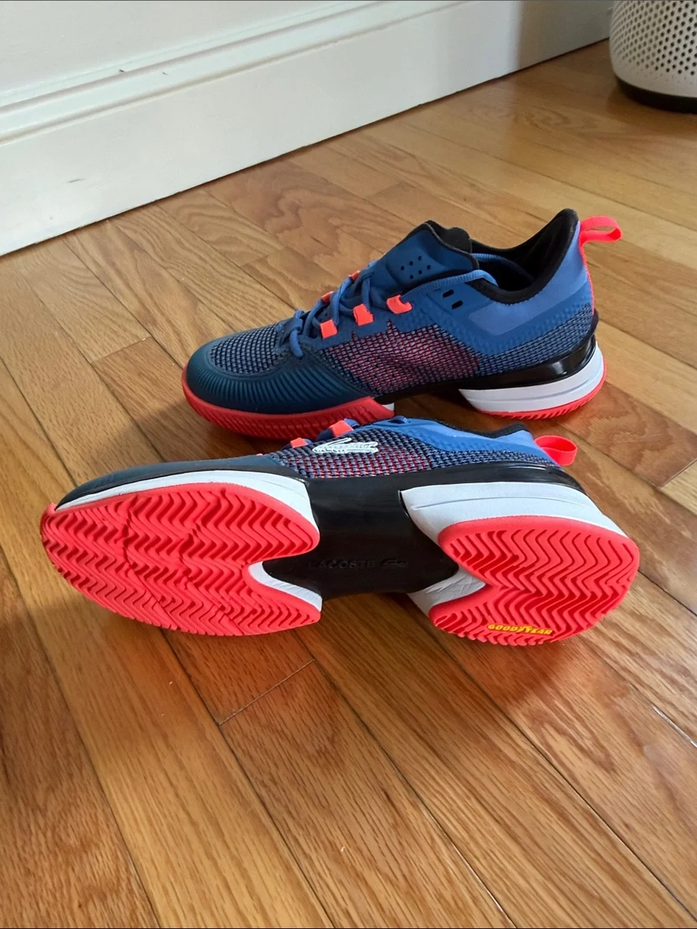 Lacoste Women’s Tennis Shoes – Size 9 – Brand New/Unworn – Moving Sale